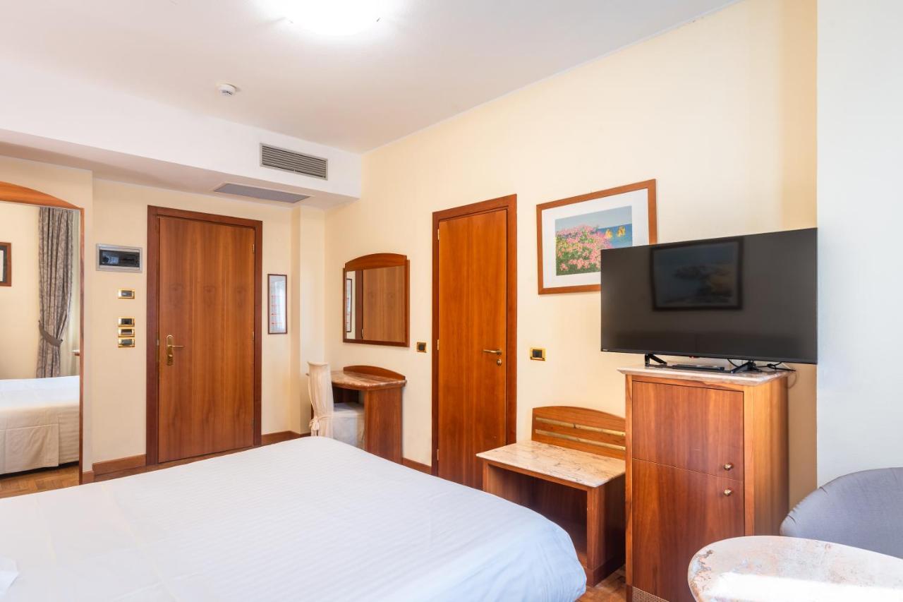 Hotel Airone - Ombrellone Incluso Al Bagno Dolce Vita A Marina Dal 1 Giugno Al 15 Settembre Grosseto Eksteriør bilde