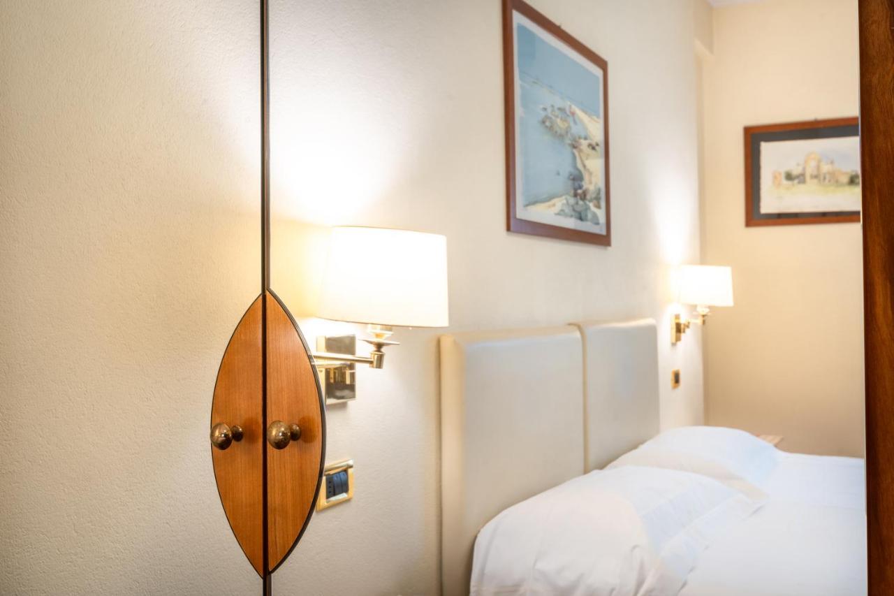 Hotel Airone - Ombrellone Incluso Al Bagno Dolce Vita A Marina Dal 1 Giugno Al 15 Settembre Grosseto Eksteriør bilde