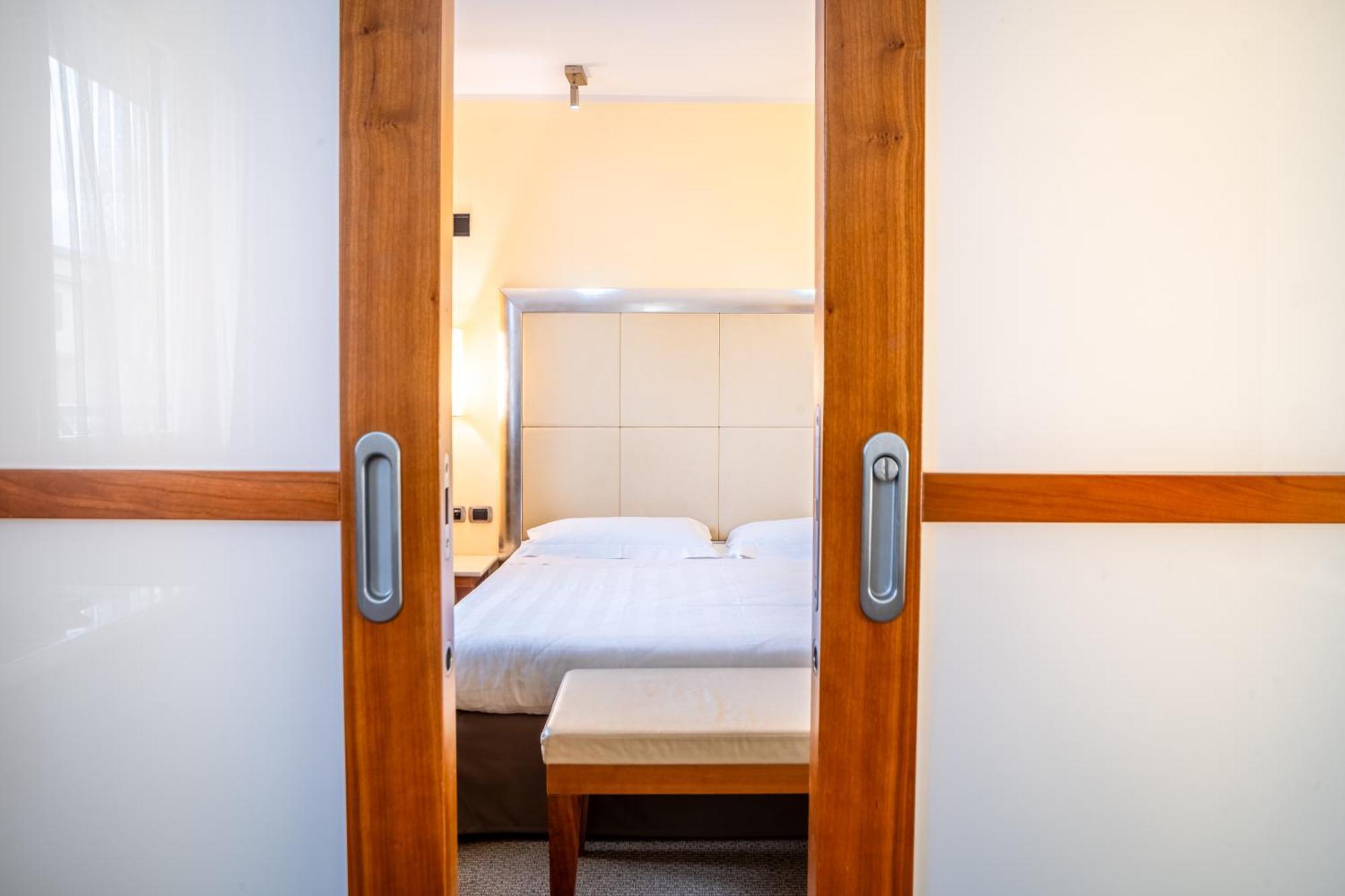Hotel Airone - Ombrellone Incluso Al Bagno Dolce Vita A Marina Dal 1 Giugno Al 15 Settembre Grosseto Eksteriør bilde