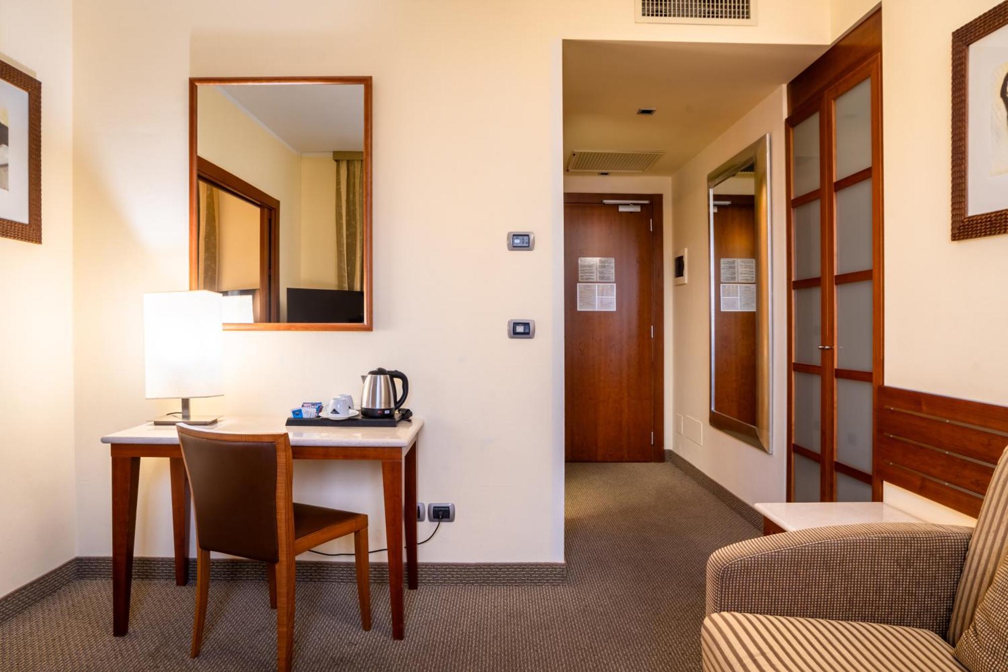 Hotel Airone - Ombrellone Incluso Al Bagno Dolce Vita A Marina Dal 1 Giugno Al 15 Settembre Grosseto Eksteriør bilde