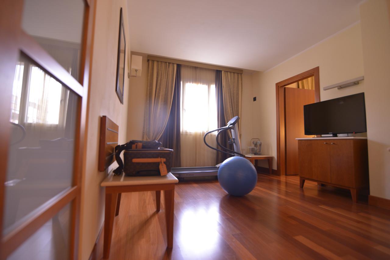 Hotel Airone - Ombrellone Incluso Al Bagno Dolce Vita A Marina Dal 1 Giugno Al 15 Settembre Grosseto Eksteriør bilde